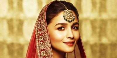 Menjadi Model Pakaian Pengantin, Benarkah Alia Bhatt Siap Naik Pelaminan?