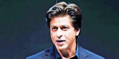 Akibat Virus Corona, Shah Rukh Khan Gagal Kembali Berakting Tahun Ini