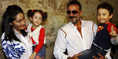 Sanjay Dutt Rindukan Keluarganya, Istri dan Anak-anaknya Terjebak di Dubai 