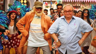 Amitabh Bachchan Kenang Sahabatnya Rishi Kapoor dengan Unggah Lagu Sedih Ini