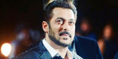 Salman Khan Kirimkan Sembako untuk Penduduk Kampung dekat Rumah Pertaniannya   