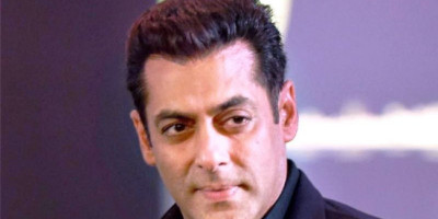 Salman Khan Minta Penggemarnya Dukung dan Bantu Keluarga dan Penggemar Sushant Singh Rajput