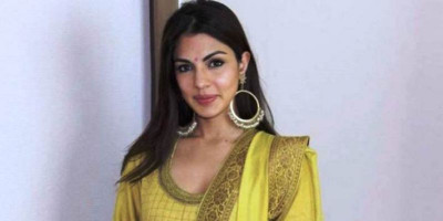 Diancam dan Dilecehkan, Rhea Chakraborty Laporkan Dua Akun Instagram 