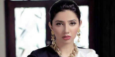 Aktris "Raees" Mahira Khan Positif COVID-19