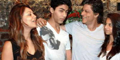 Dilarang Bertemu, Aryan Khan Video Call dengan SRK dan Gauri dari Penjara Mumbai