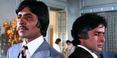 Unggah Foto Bareng Shashi Kapoor, Amitabh Bachchan: Kami Main Bareng di Banyak Film