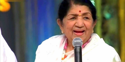 Penyanyi Legendaris India Lata Mangeshkar Meninggal dalam Usia 92 Tahun karena COVID-19