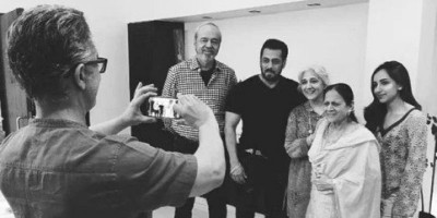 Lihat Nih, Bagaimana Aamir Khan Jadi Fotografer untuk Salman Khan